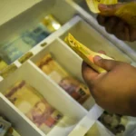 dinheiro_caixa_mcajr_abr_2907221125