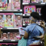 movimento_de_vendas_de_brinquedos_para_o_dia_das_criancas_comercio_varejista_nas_ruas_do_polo_saara_centro_do_rio_de_janeiro_ffraz_abr_100720210103